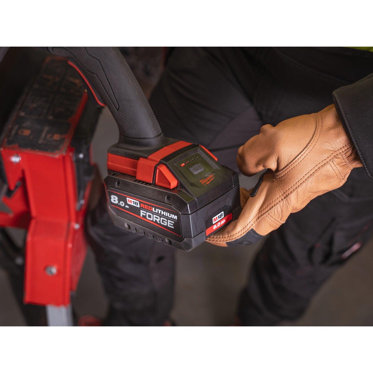 M18 ONEFLAG230XPDB  Polizor unghiular 230 mm cu frânare și comutator tip clapetă M18 FUEL™ ONE-KEY™ Milwaukee