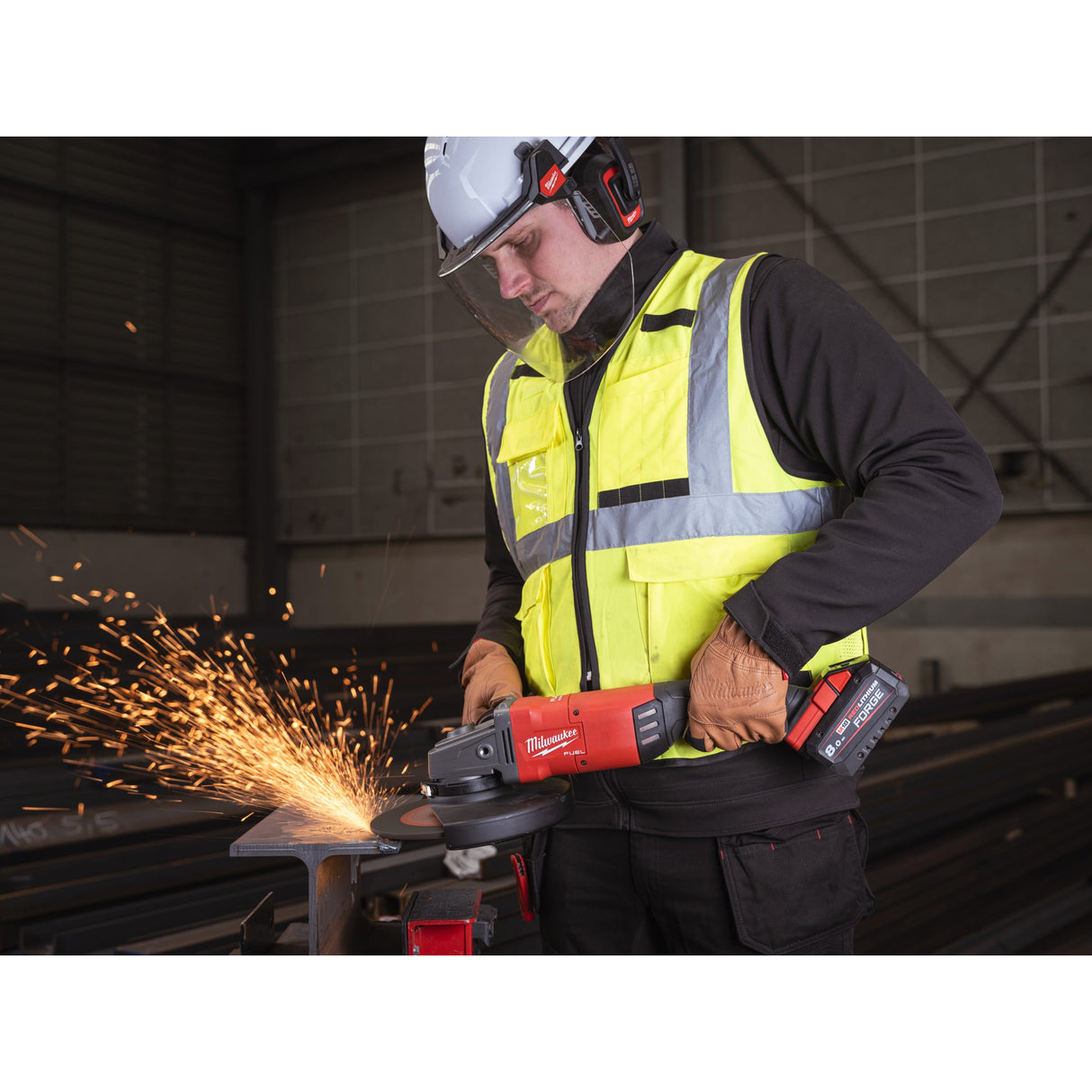 M18 ONEFLAG230XPDB  Polizor unghiular 230 mm cu frânare și comutator tip clapetă M18 FUEL™ ONE-KEY™ Milwaukee