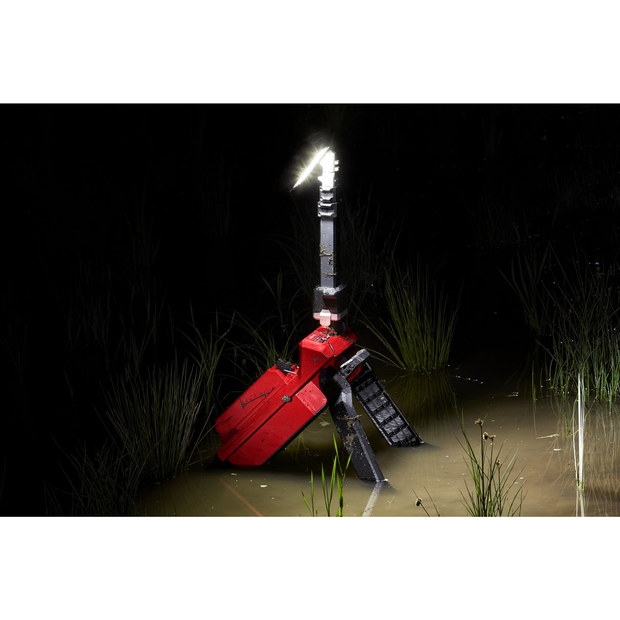 Milwaukee M18onersal turn de iluminat   4933459431