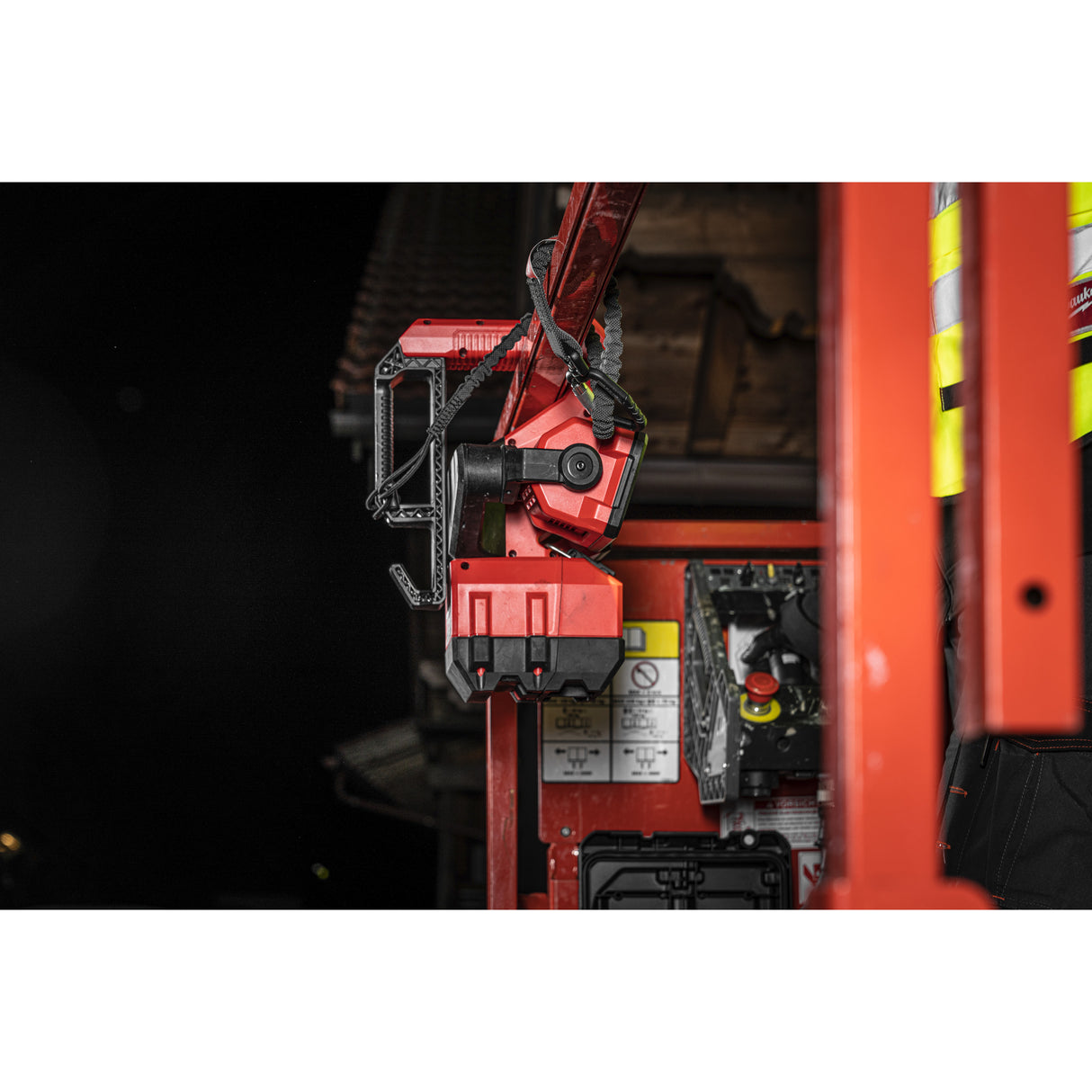 Milwaukee M18ubl-0 proiector led utilitar   4933459433