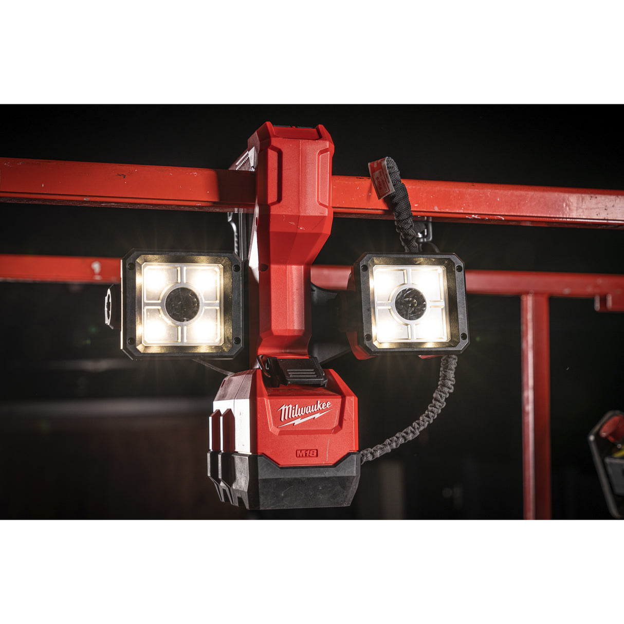 Milwaukee M18ubl-0 proiector led utilitar   4933459433