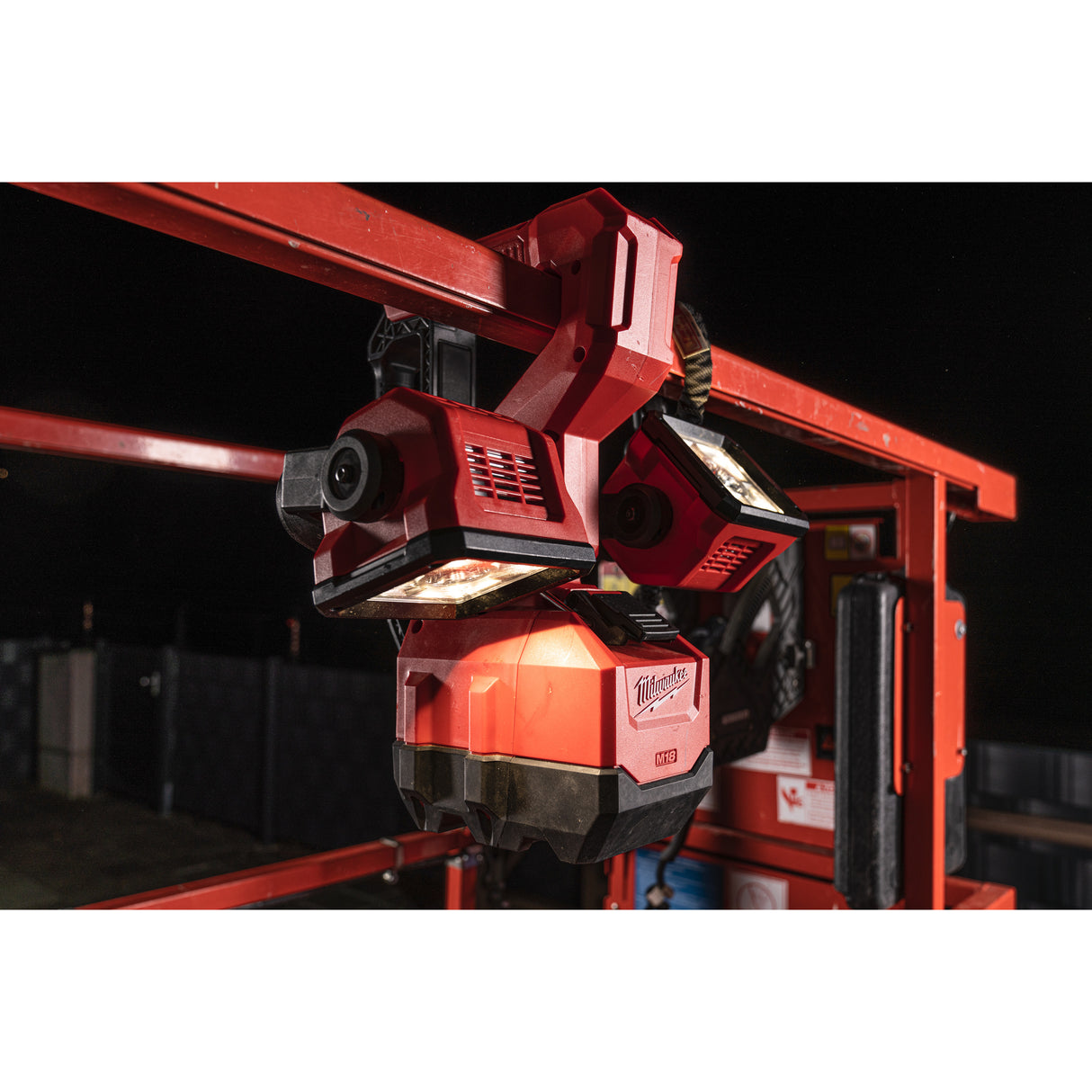 Milwaukee M18ubl-0 proiector led utilitar   4933459433