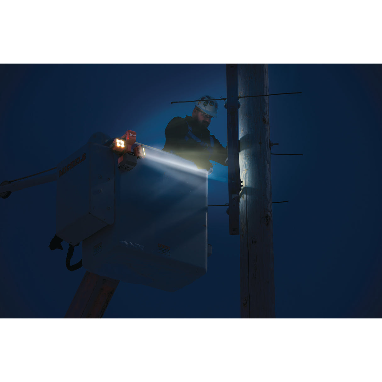 Milwaukee M18ubl-0 proiector led utilitar   4933459433