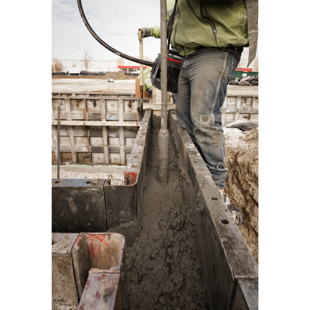 MXF CVBCKIT Vibrator de beton MX FUEL™ cu servietă Milwaukee