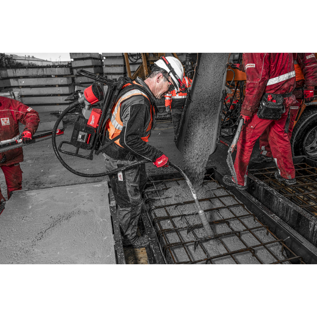 MXF CVBPKIT Vibrator de beton MX FUEL™ cu rucsac Milwaukee