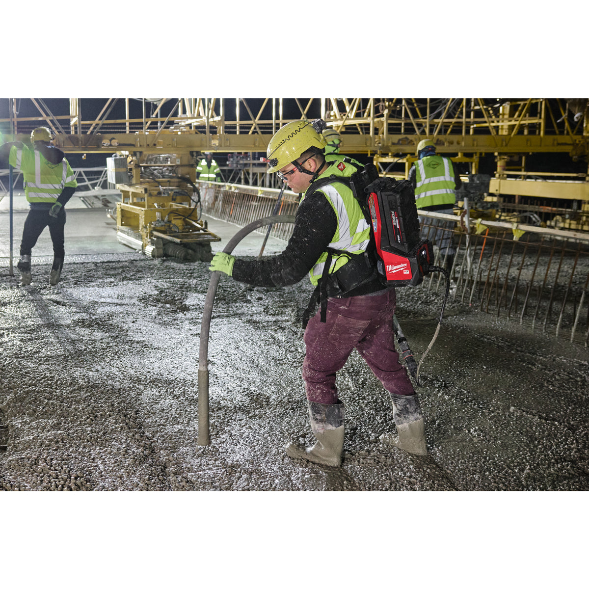 Vibrator de beton MX FUEL™ de înaltă frecvență Milwaukee