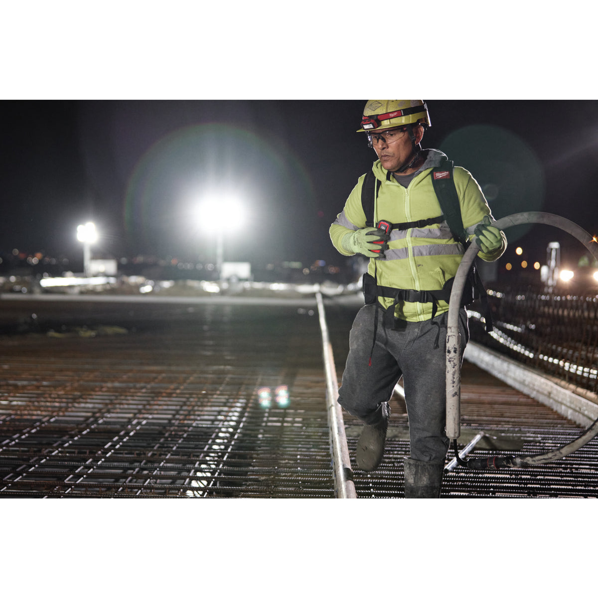 Vibrator de beton MX FUEL™ de înaltă frecvență Milwaukee