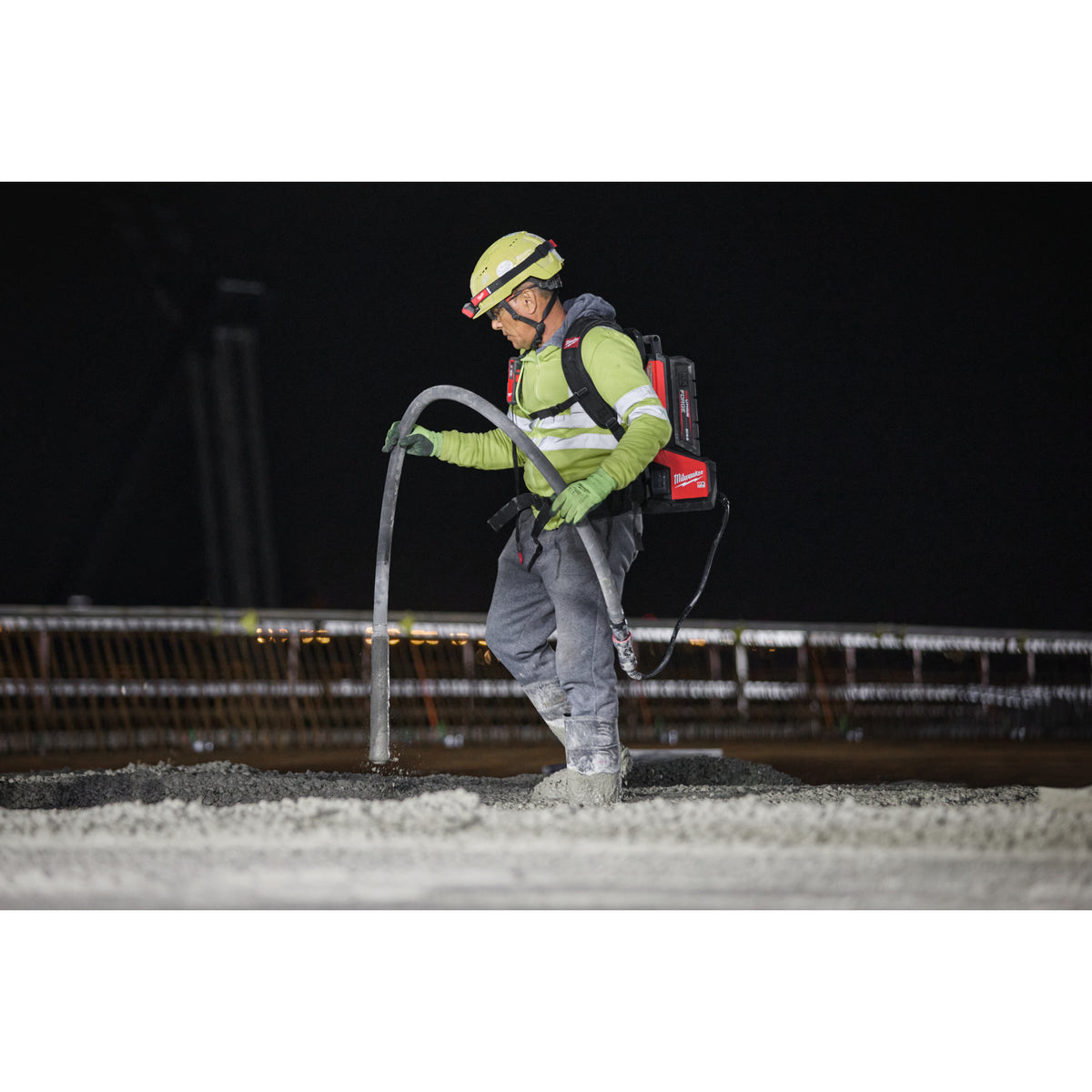 Vibrator de beton MX FUEL™ de înaltă frecvență Milwaukee