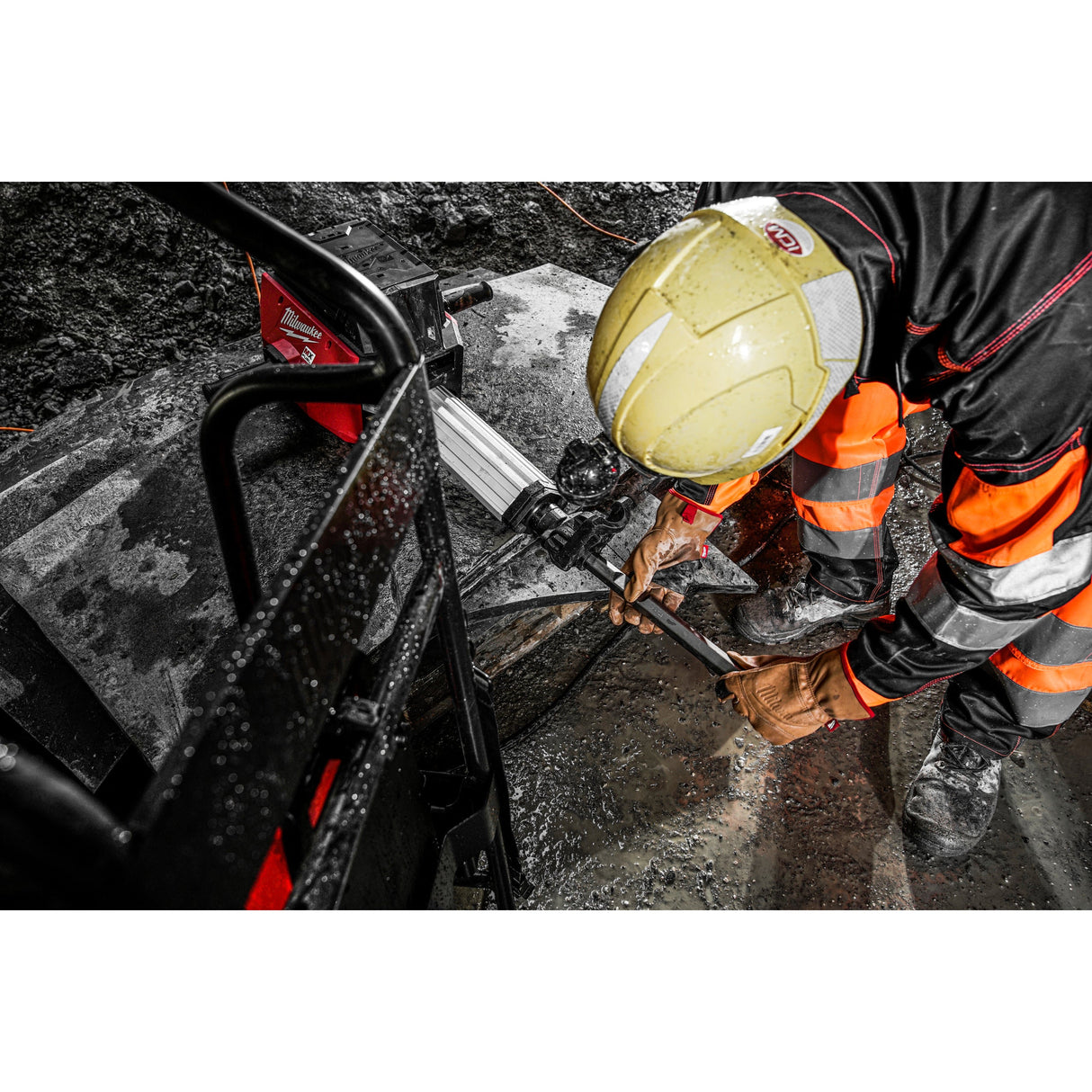 MXF DH2528H Ciocan demolator 28 mm Hex clasa 25 kg MX FUEL™ Milwaukee