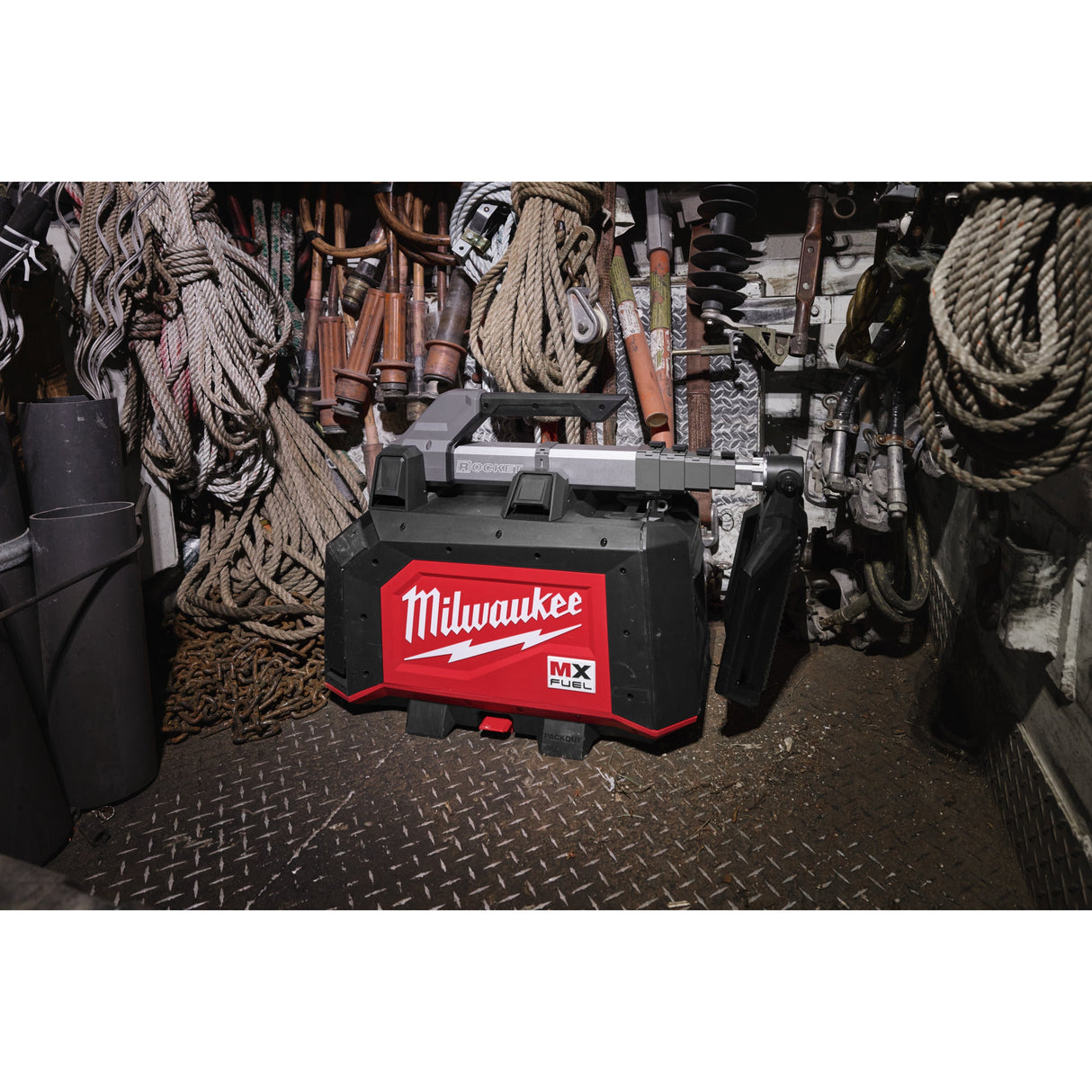 MXF TLIC Turn compact de iluminat MX FUEL™ Milwaukee