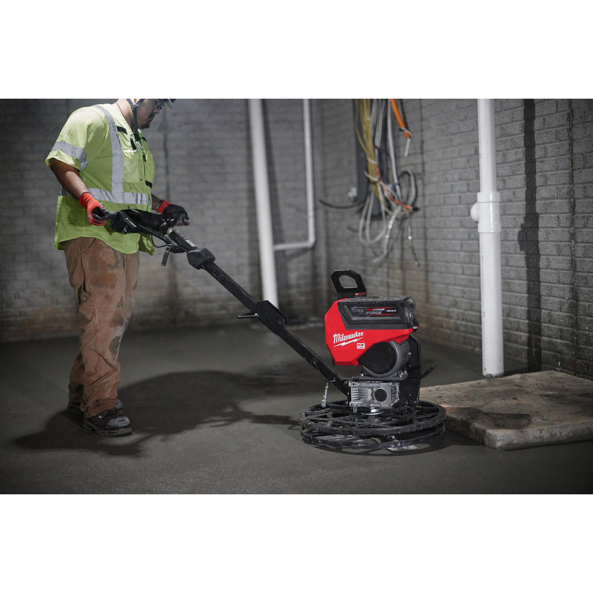 MXF WBT60 Mașină de finisat beton MX FUEL™ 600 mm Milwaukee