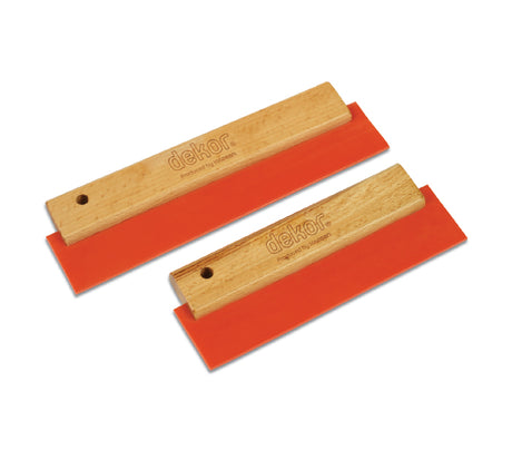 Spatulă pentru rosturi cu mâner din lemn