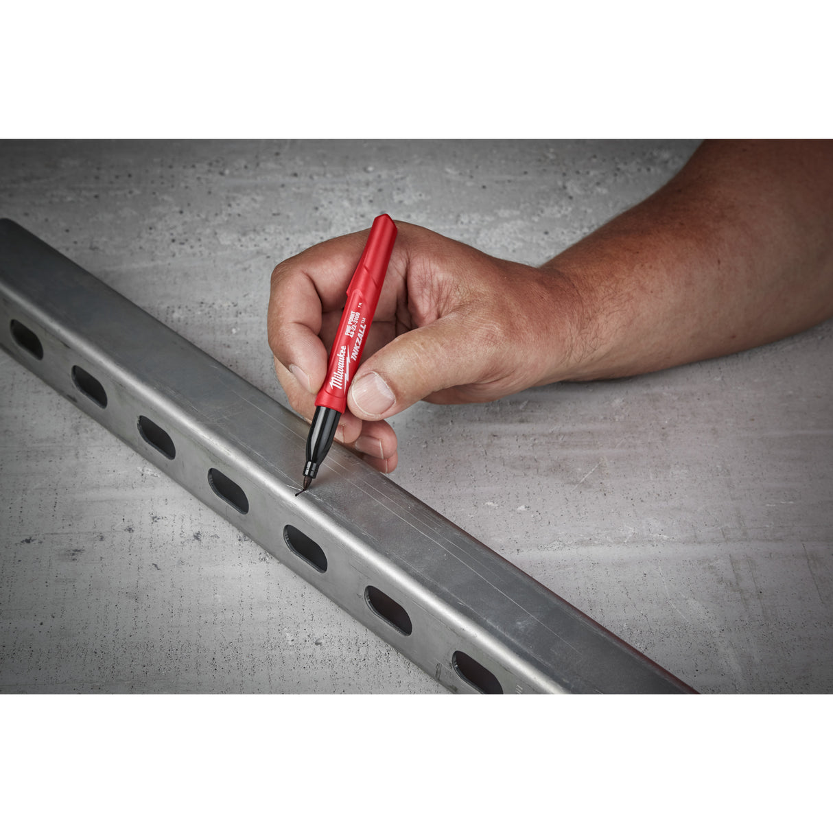 Milwaukee Marker cu vârf standard 48223100