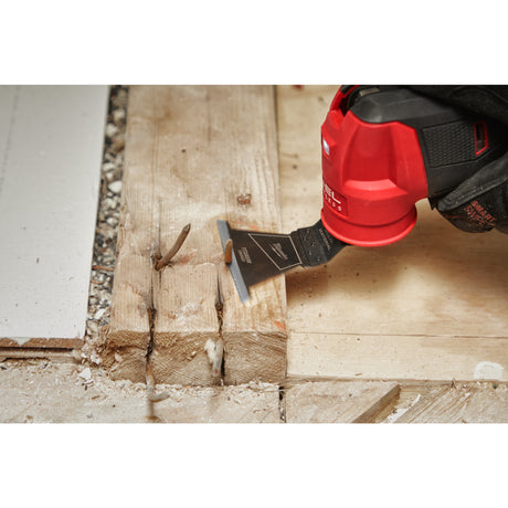 Milwaukee 48851241 Pânză bi-metal cu acoperire îmbunătățită cu titan, cu lățime de tăiere foarte mare de 64 mm, concepute pentru tăierea metalelor moi, șuruburilor, cuielor, pvc-ului și gips carton.