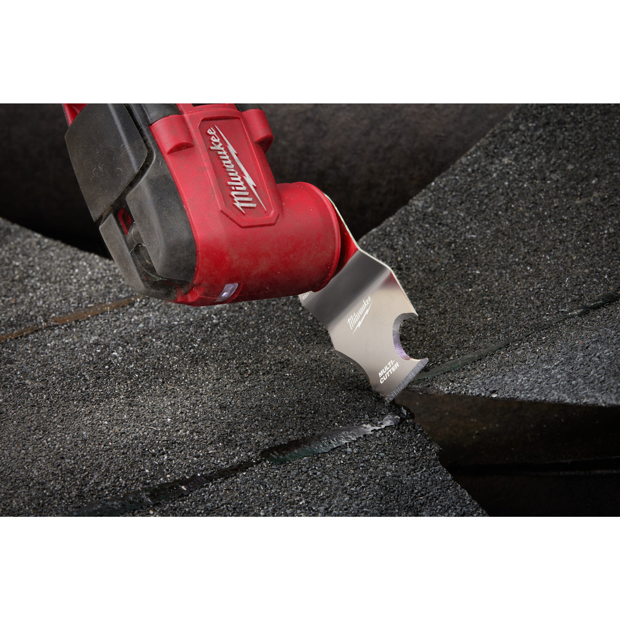 Milwaukee 48852221 Cuțit cu 3 muchii de tăiere. pentru tăierea covoarelor, podelelor din pvc, cartonului și pâslei pentru acoperișuri