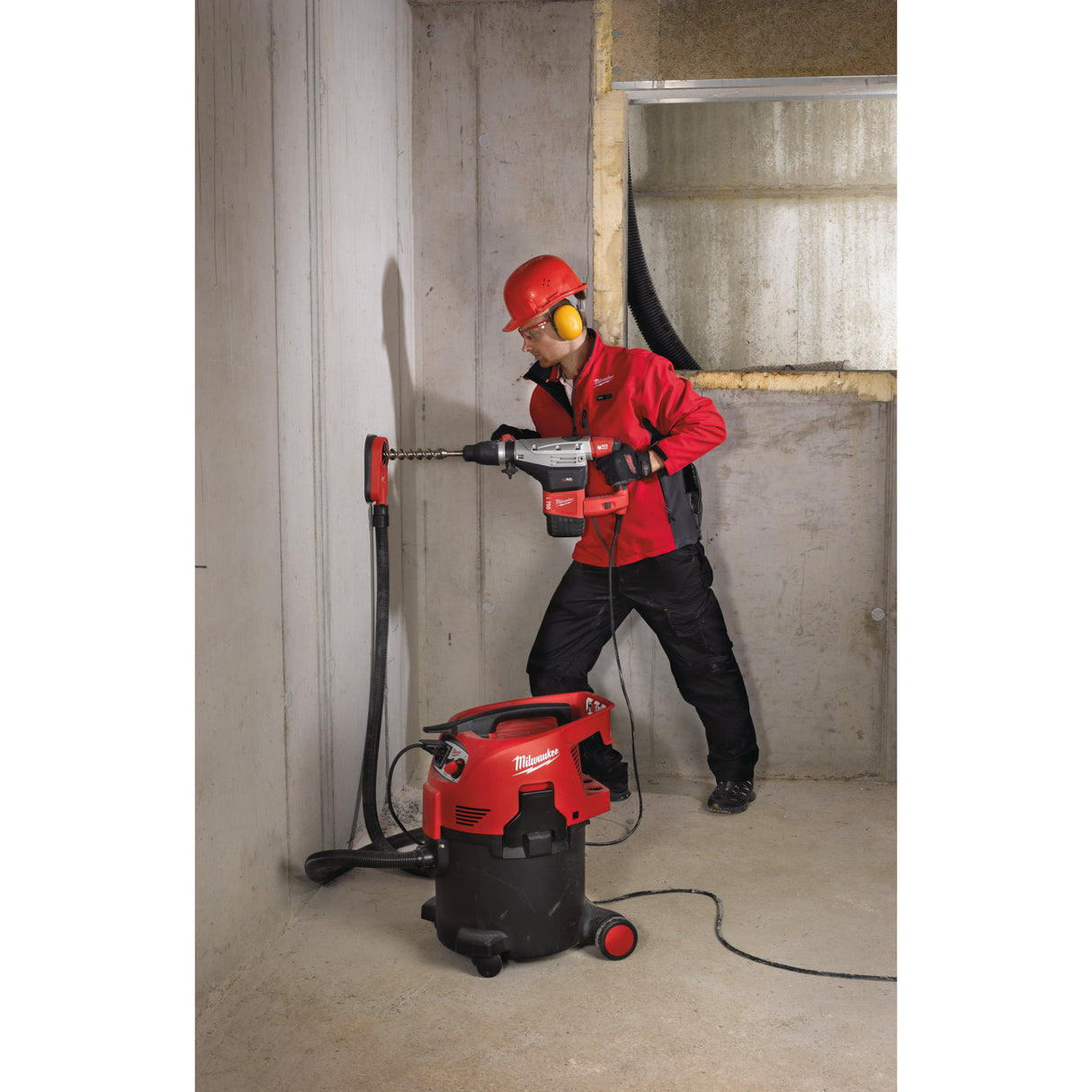 Extragere praf - ciocan rotopercutor Milwaukee