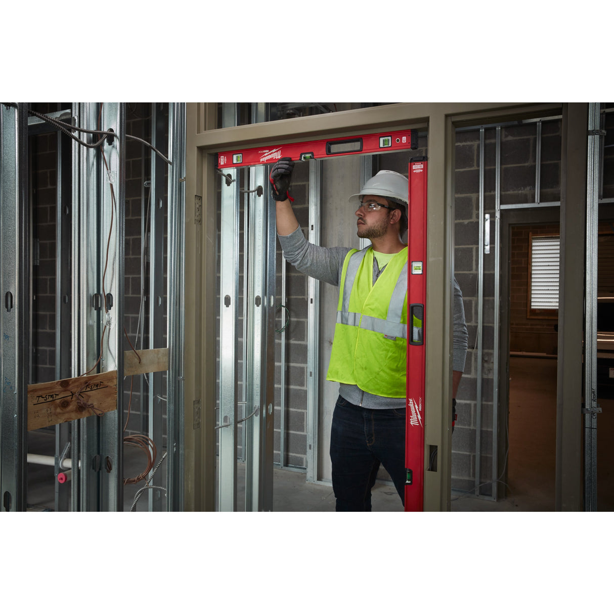 Nivele REDSTICK™ Backbone Milwaukee