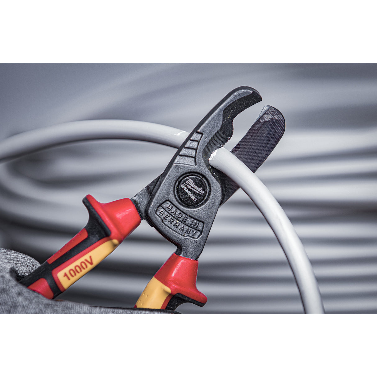 Milwaukee Clește pentru cabluri vde 210 mm 4932464563