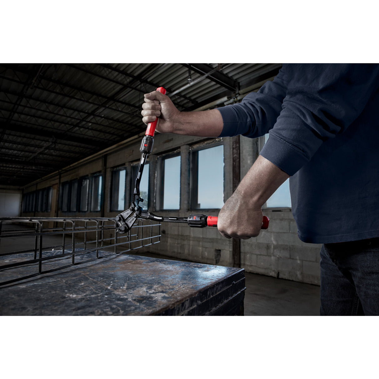 Clește pentru tăiat buloane și fier-beton Milwaukee