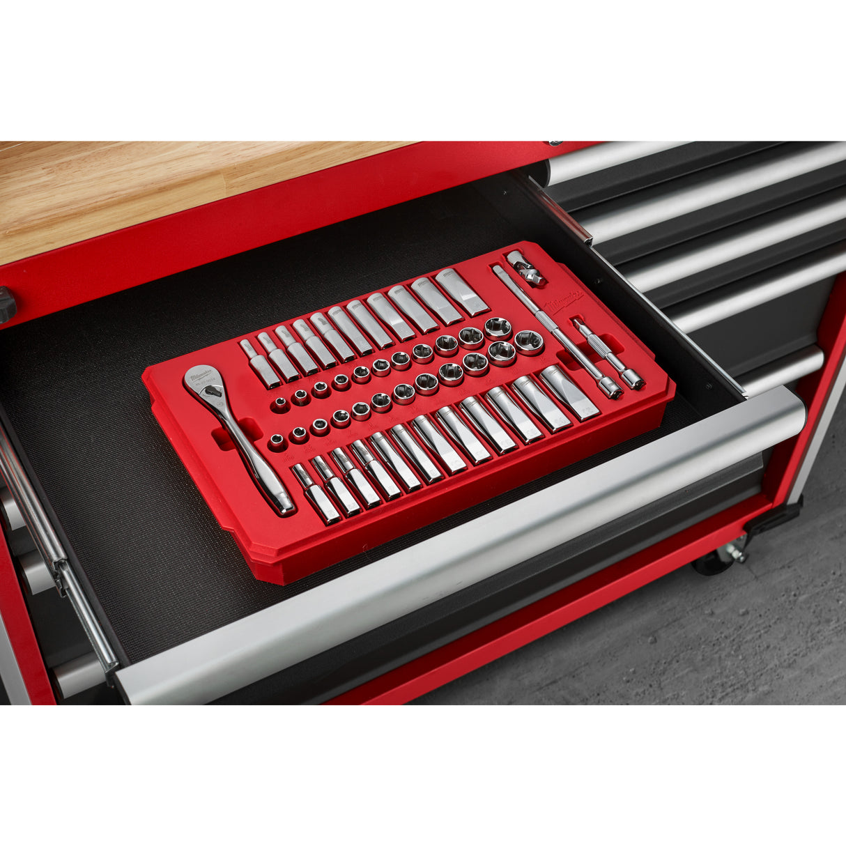 Milwaukee Trusă de chei tubulare cu clichet 1/4'', 50 bucăți - metric și imperial 4932464944
