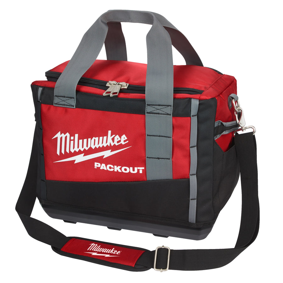 Geantă Milwaukee PACKOUT™ – concepută pentru transportul sigur al sculelor și accesoriilor. Oferă o construcție durabilă din materiale rezistente, bază rigidă anti-umezeală, fermoar metalic robust, mânere întărite și curea de umăr reglabilă pentru confort sporit. Compatibilă cu sistemul modular PACKOUT™.
