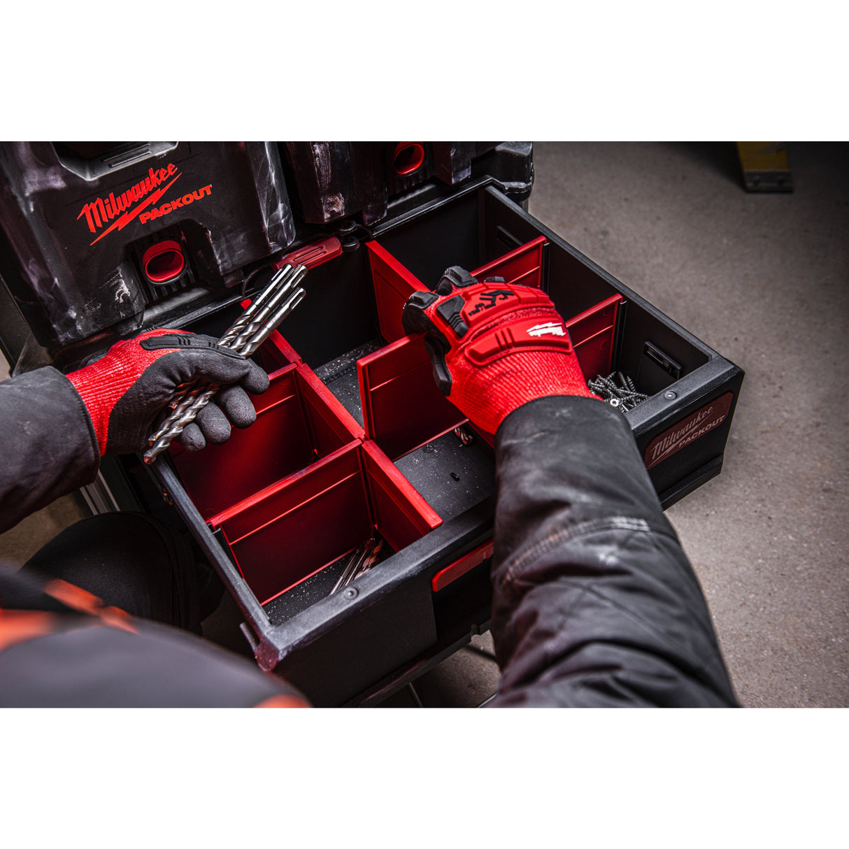 Cutii PACKOUT™ cu sertare Milwaukee