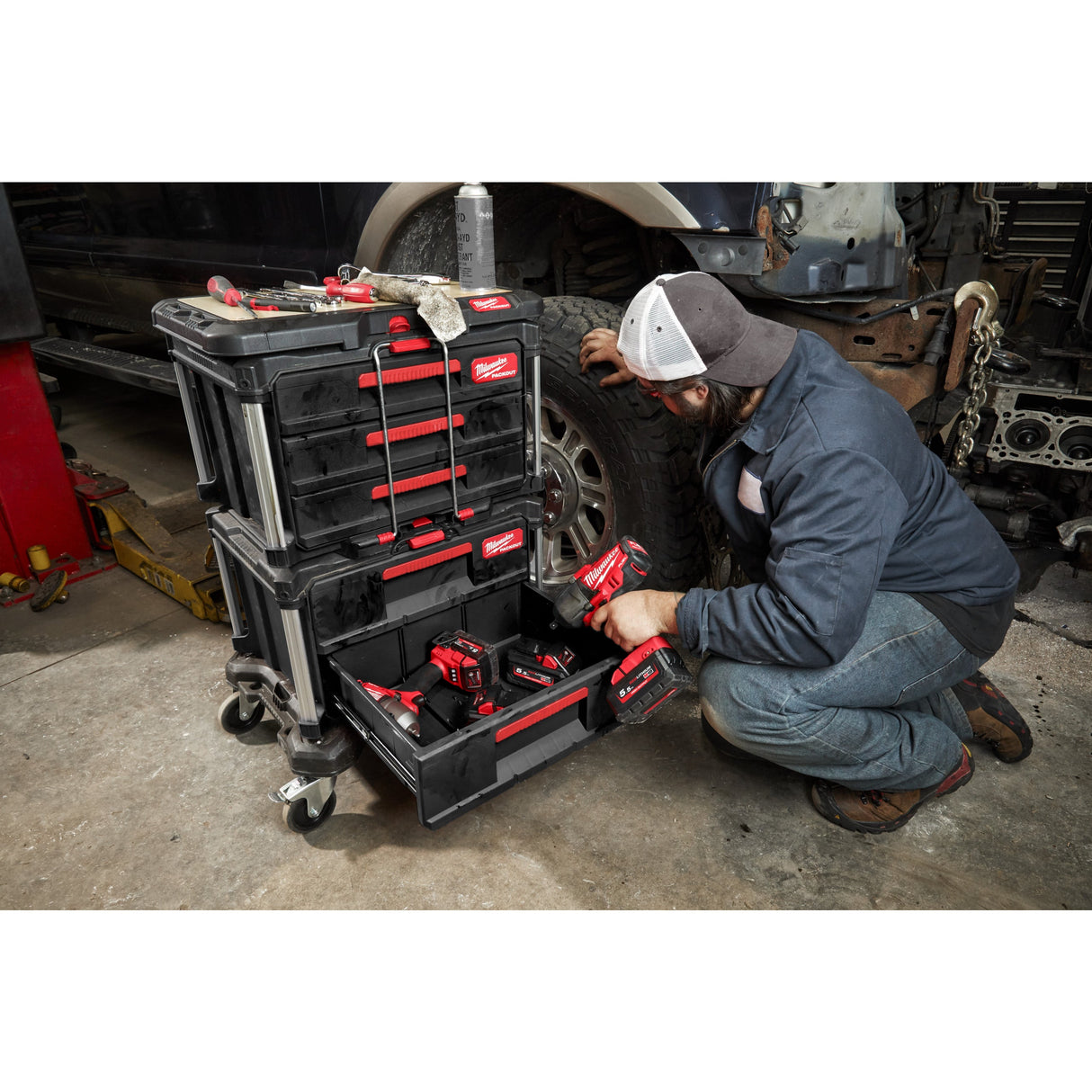 Cutii PACKOUT™ cu sertare Milwaukee