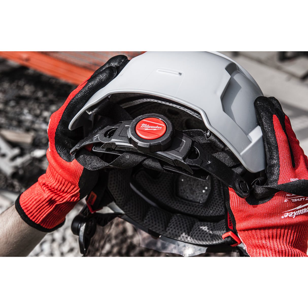 Milwaukee Cască protecție ventilată - bolt™200 , albă - 1 bucată 4932478141