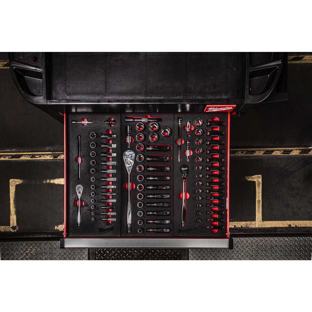 Milwaukee Set antrenor cu clichet și chei tubulare în inserție de spumă, 1/2, 28 bucăți 4932479826
