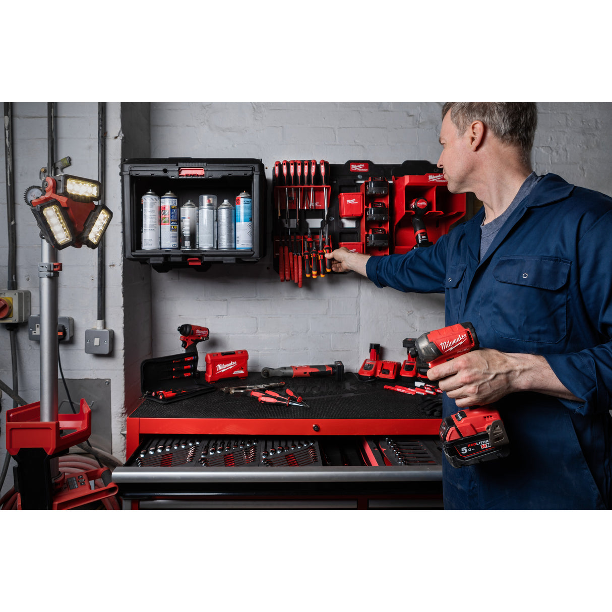 Milwaukee Suprafață de lucru pvc pentru dulapul de scule 117 cm 4932492547