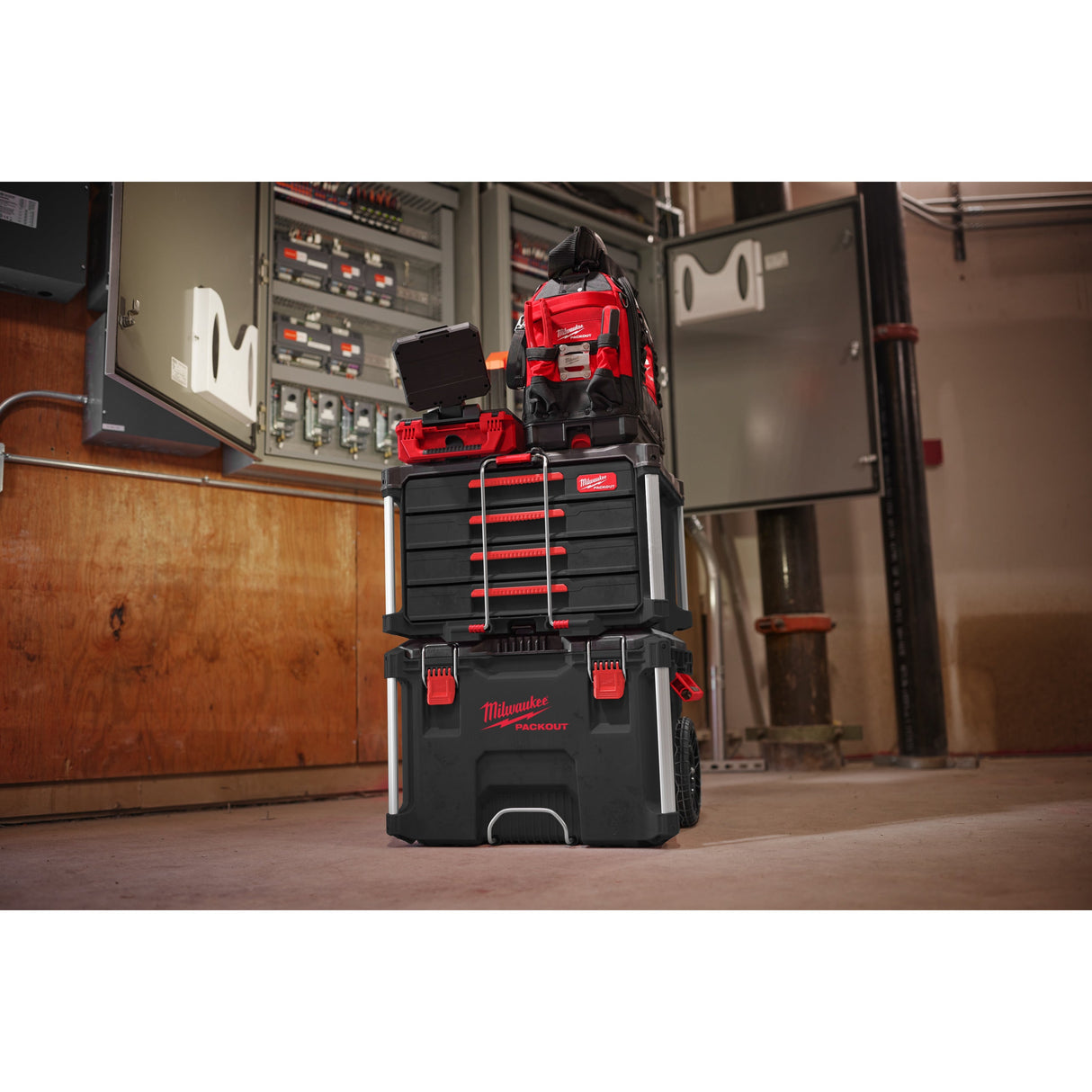 Cutii PACKOUT™ cu sertare Milwaukee