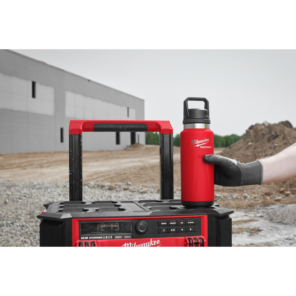 Milwaukee Sticlă roșie PACKOUT™ 1065 ml cu capac  4932493467