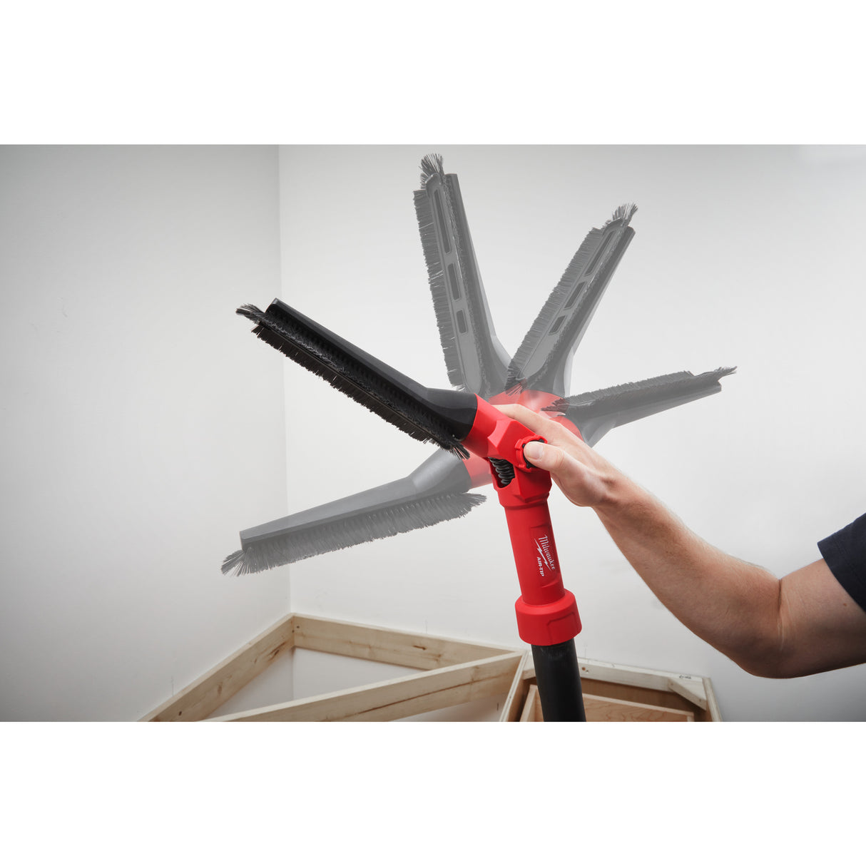 Milwaukee Air-tip™ cap pivotant de aspirare cu perie 4932498019