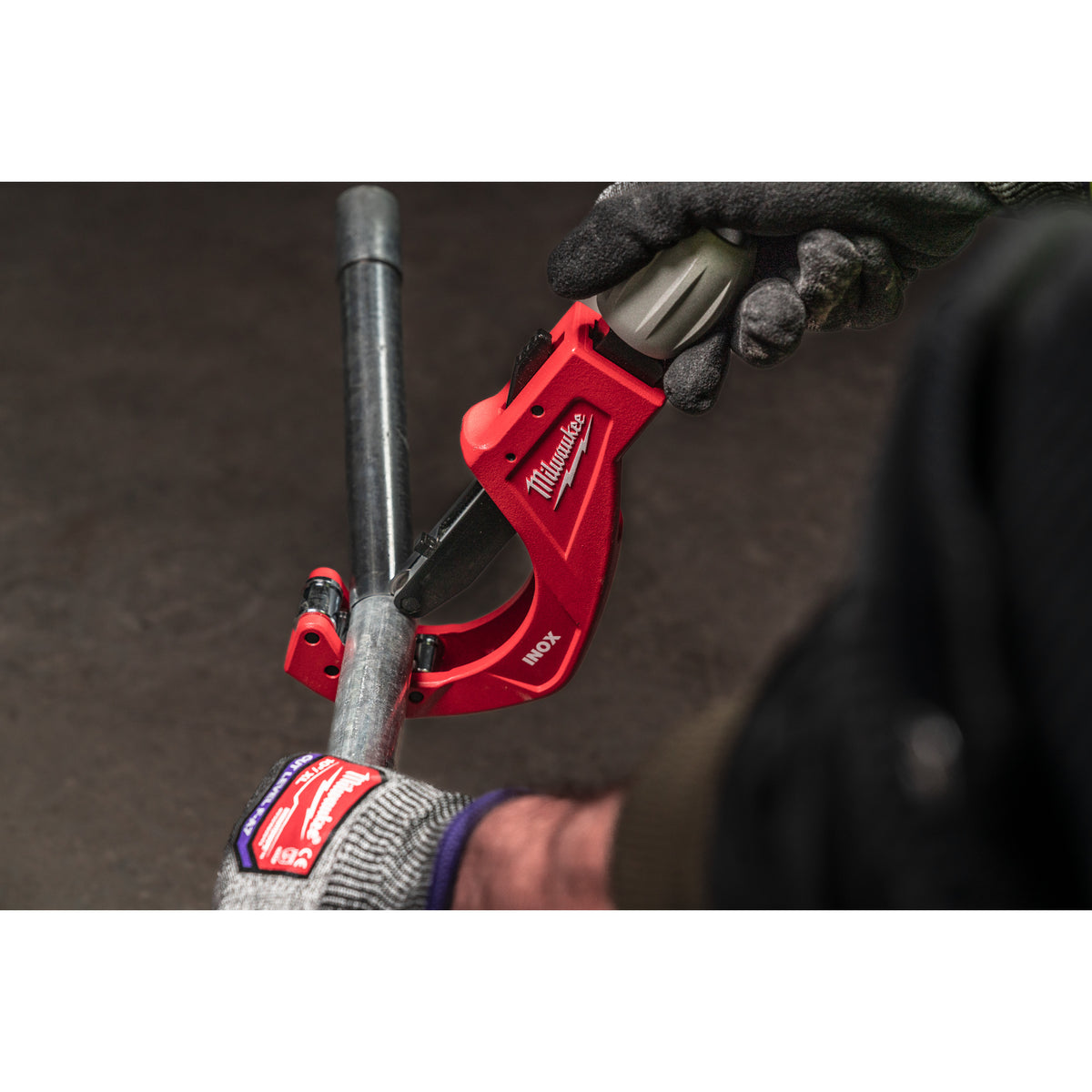 Cutter cu role pentru țevi din inox Milwaukee