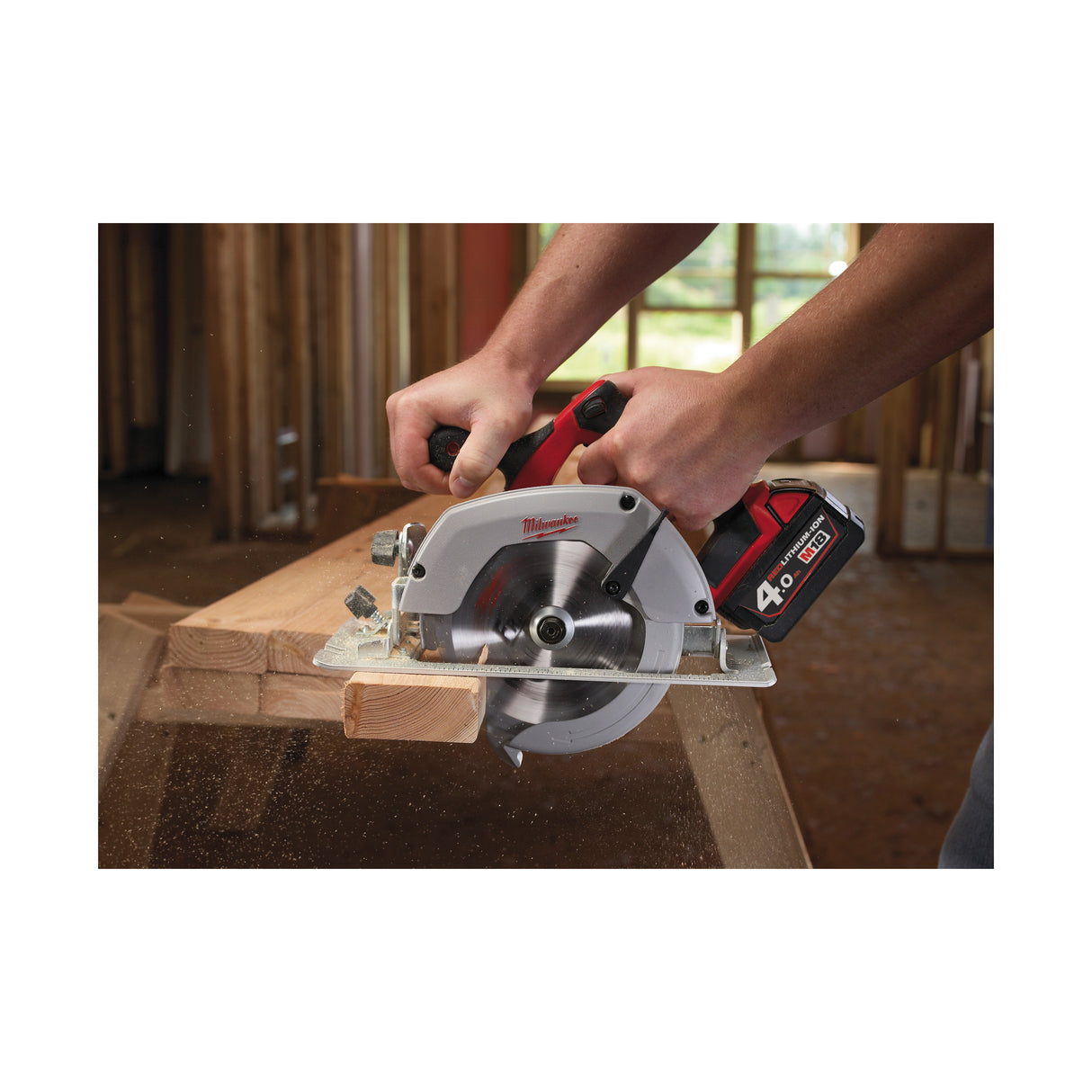 Milwaukee Hd18cs-402b fier. circ. cu acu.   4933441400