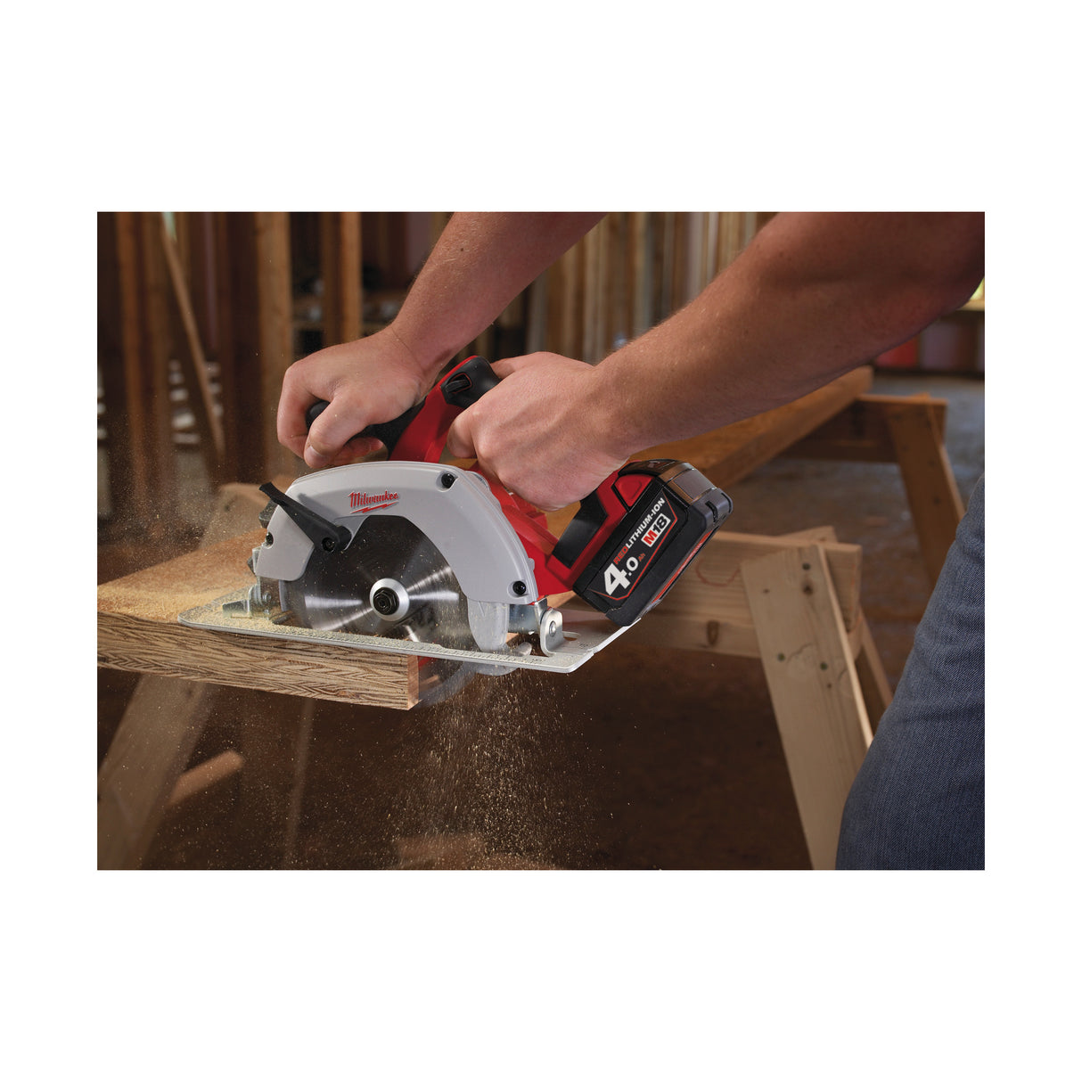 Milwaukee Hd18cs-402b fier. circ. cu acu.   4933441400