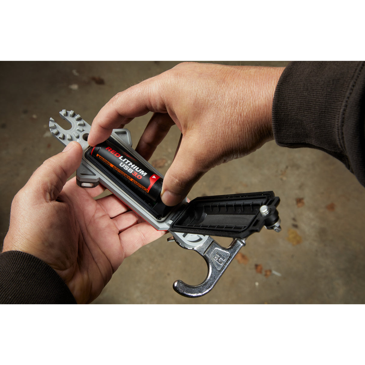 Milwaukee L4b3 acumulator   4933478311