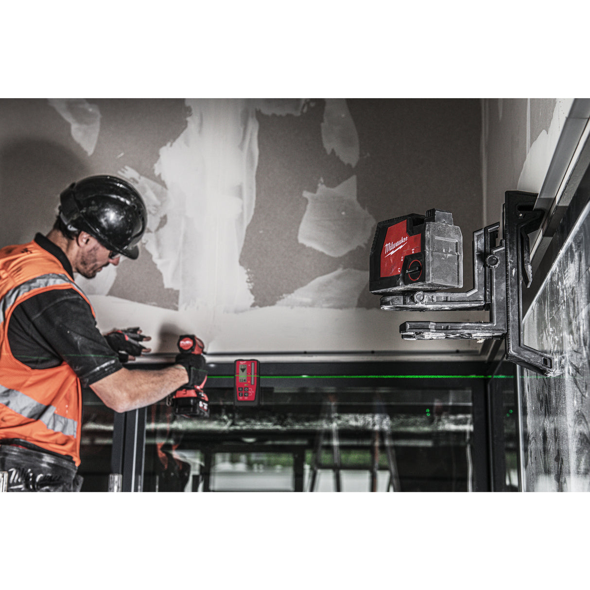 Milwaukee Detector laser liniar/rotativ roșu/verde 4932479555