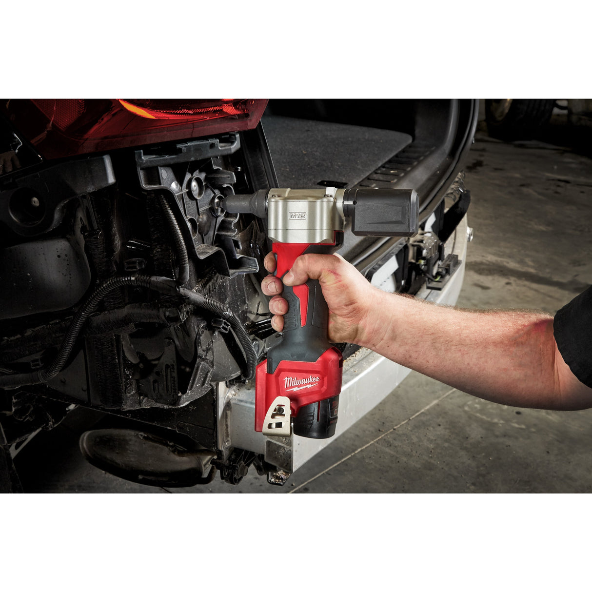 M12 BPRT Pistol pentru nituit M12™ subcompact Milwaukee