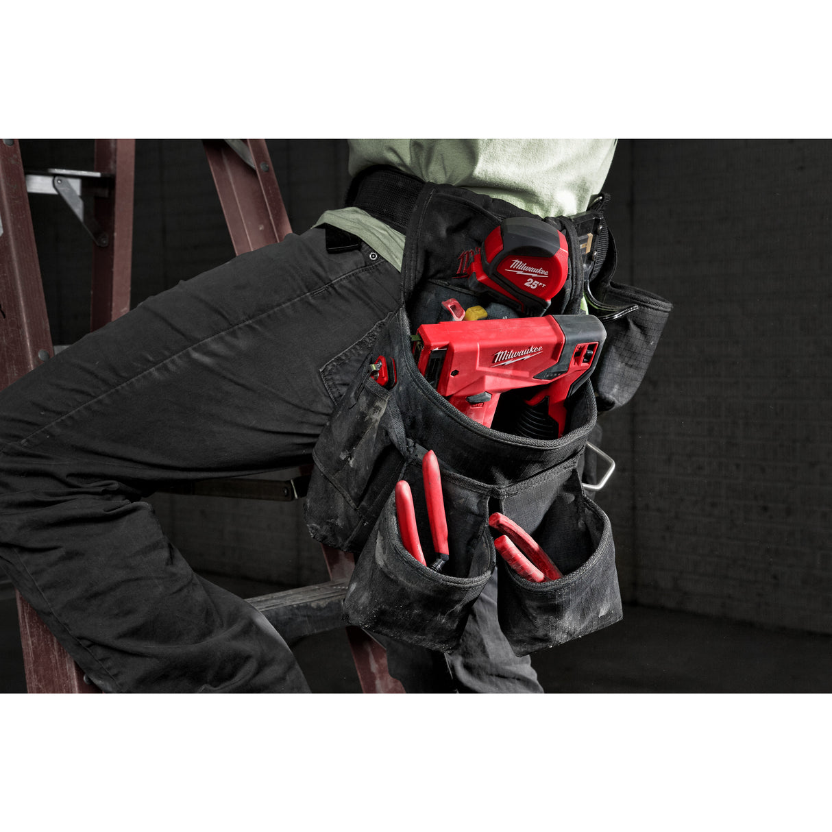 Milwaukee M12bst-202x capsator cu acumulator 4933459635