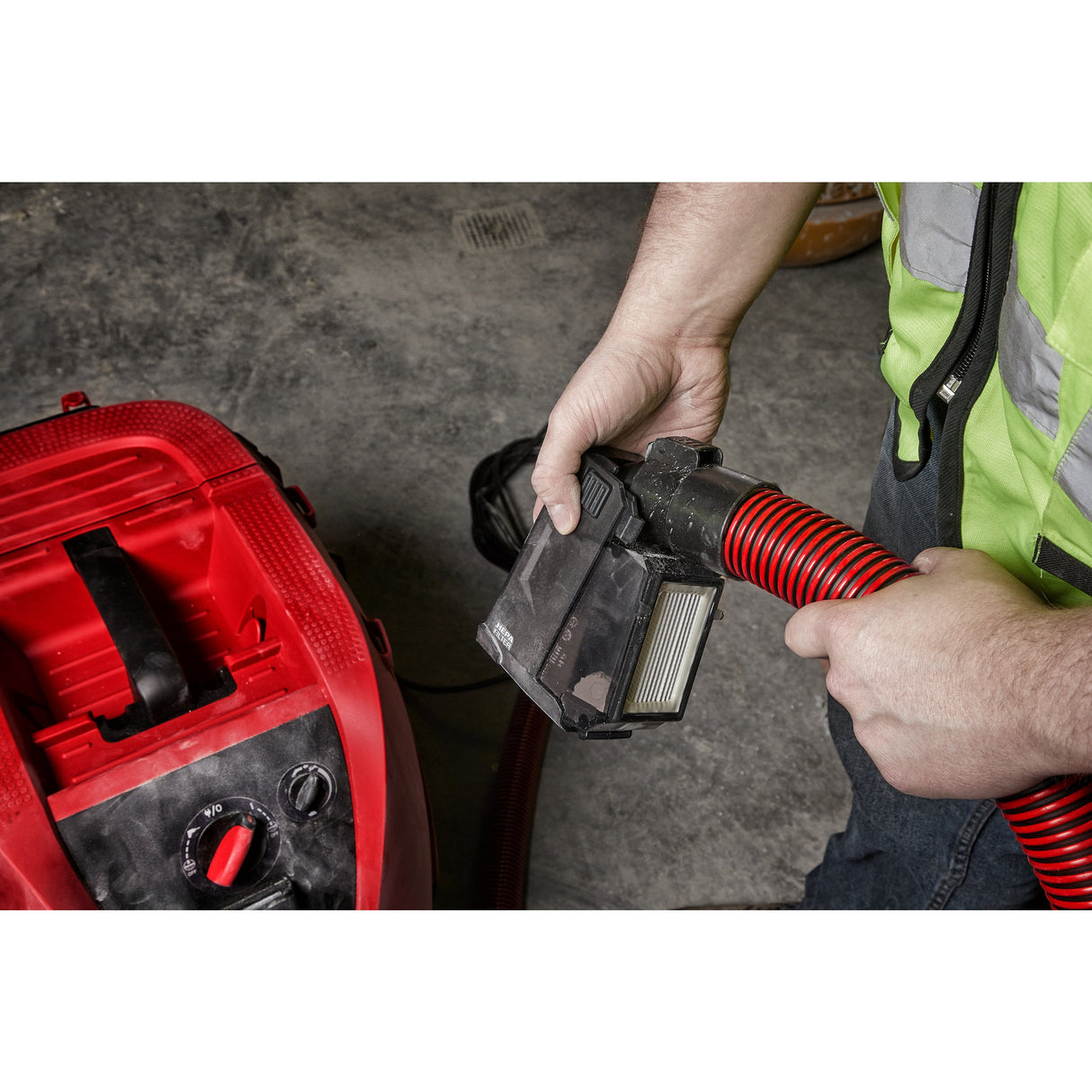 M12 UDEL Aspirator de praf universal M12™ Milwaukee