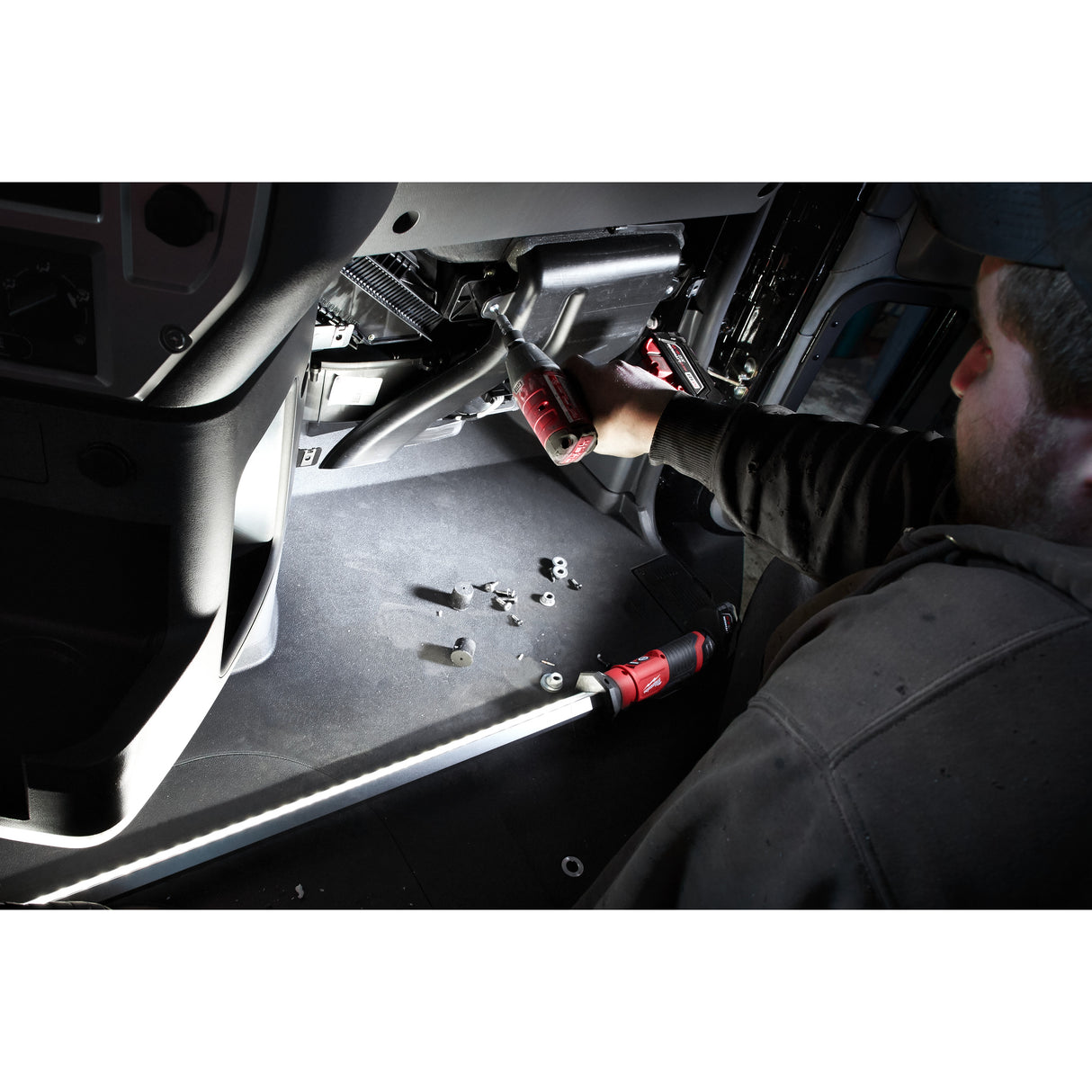 Milwaukee M12uhl-0 lampă cu prindere   4933459432