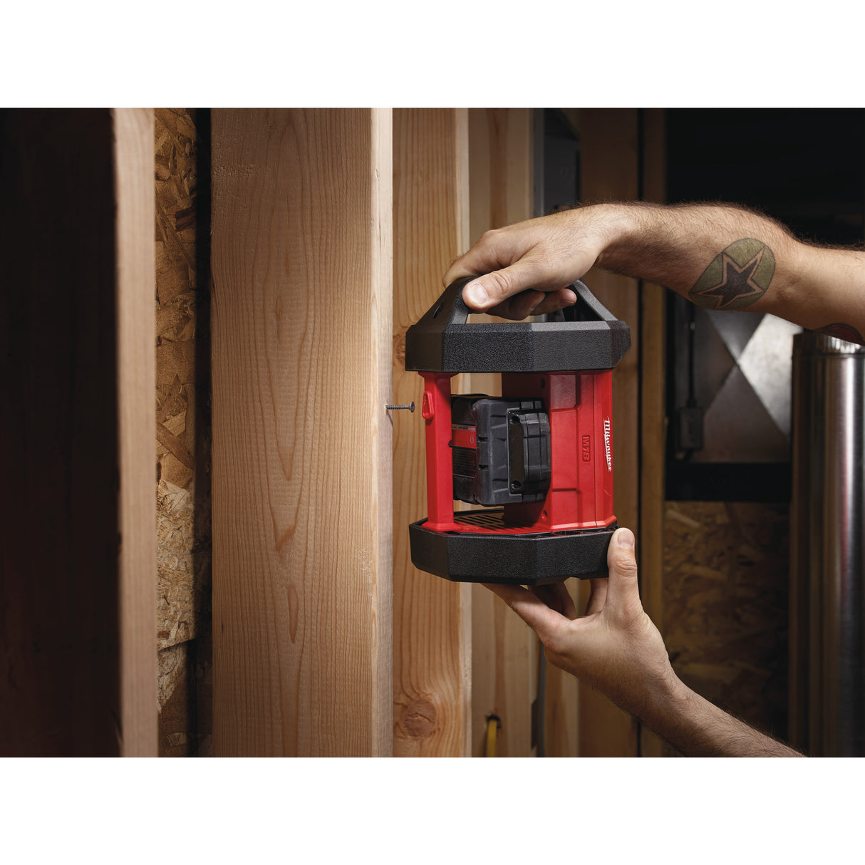 Milwaukee M18al-0 proiector led   4932430392