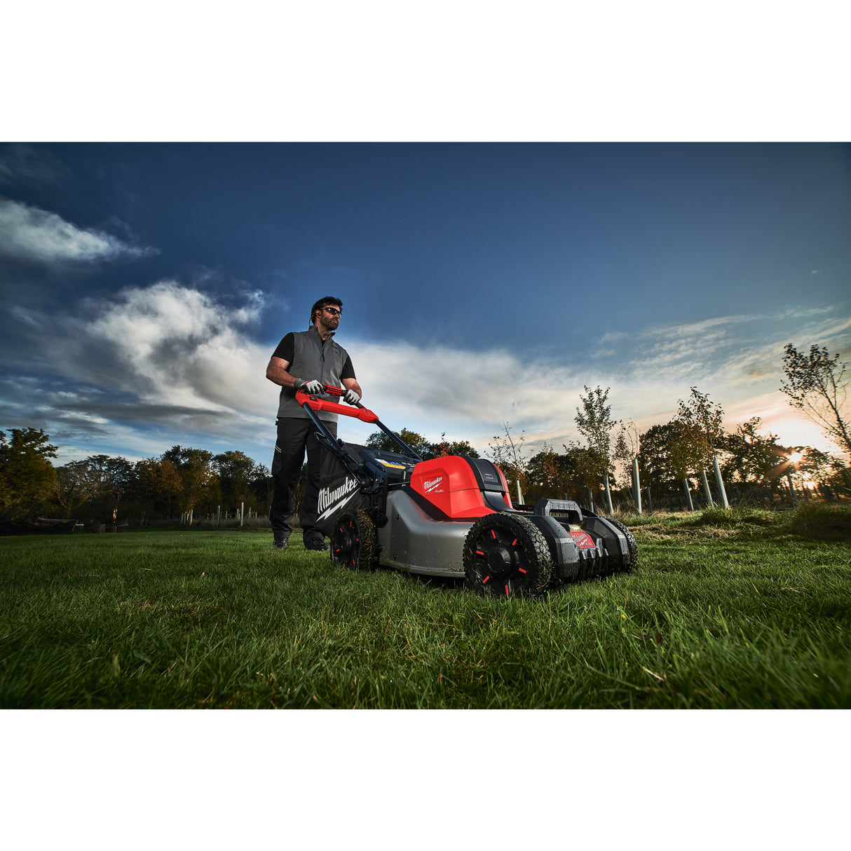 Milwaukee 4933499215 Mașină de tuns gazonul autopropulsată 46 cm M18 FUEL™