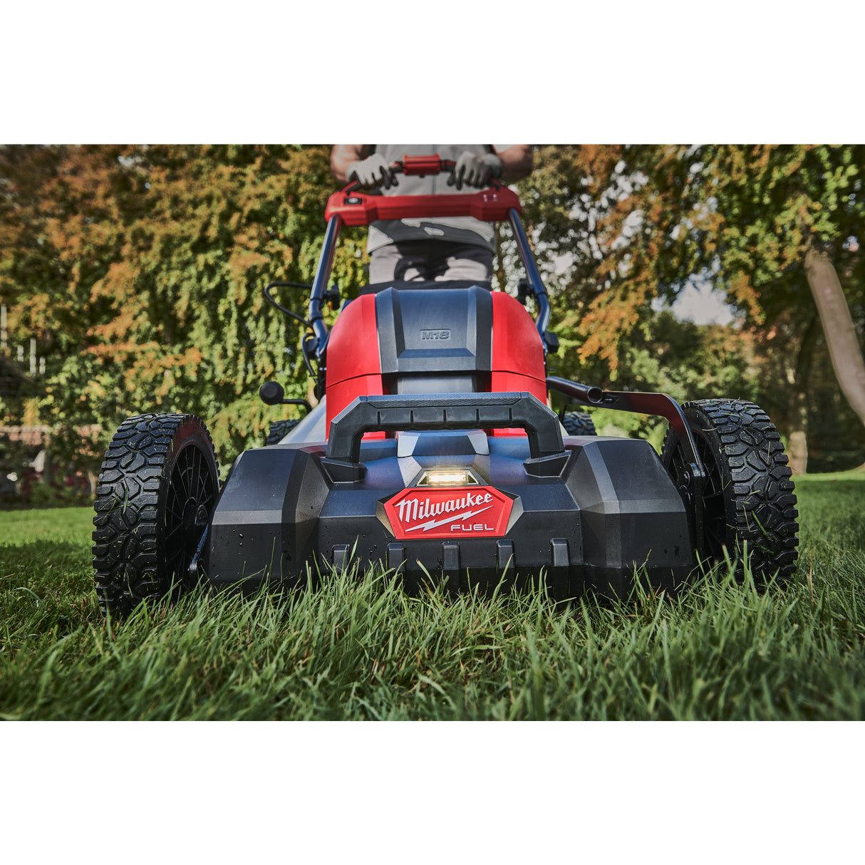 Milwaukee 4933499215 Mașină de tuns gazonul autopropulsată 46 cm M18 FUEL™