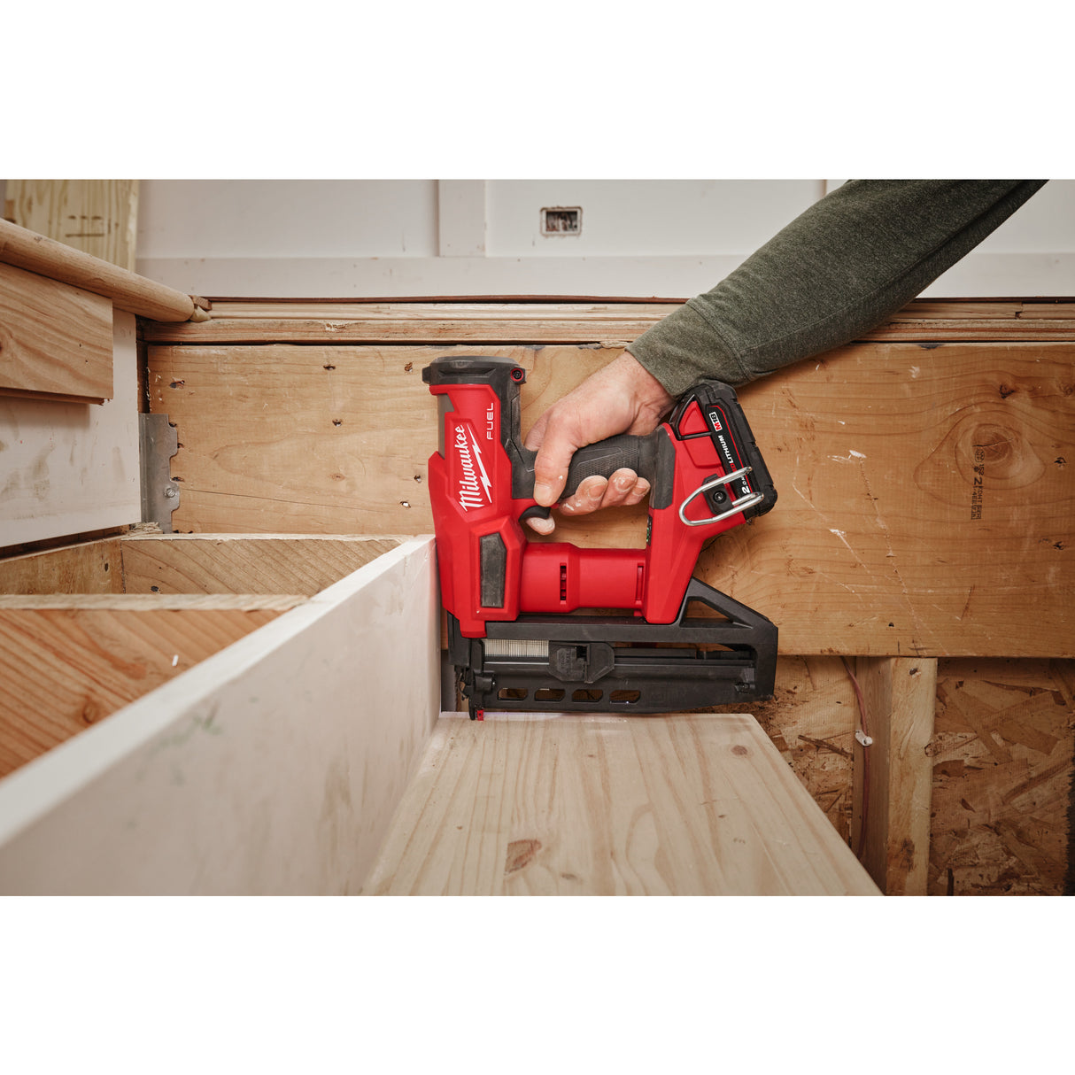 Milwaukee M18fn16gs-0x pistol drept cuie 16ga 4933493353