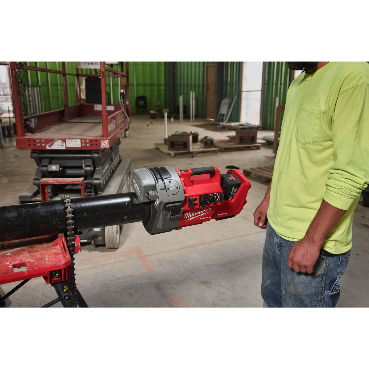 Mașină de canelat M18 FUEL™ 1 ¼″ - 4″ Milwaukee