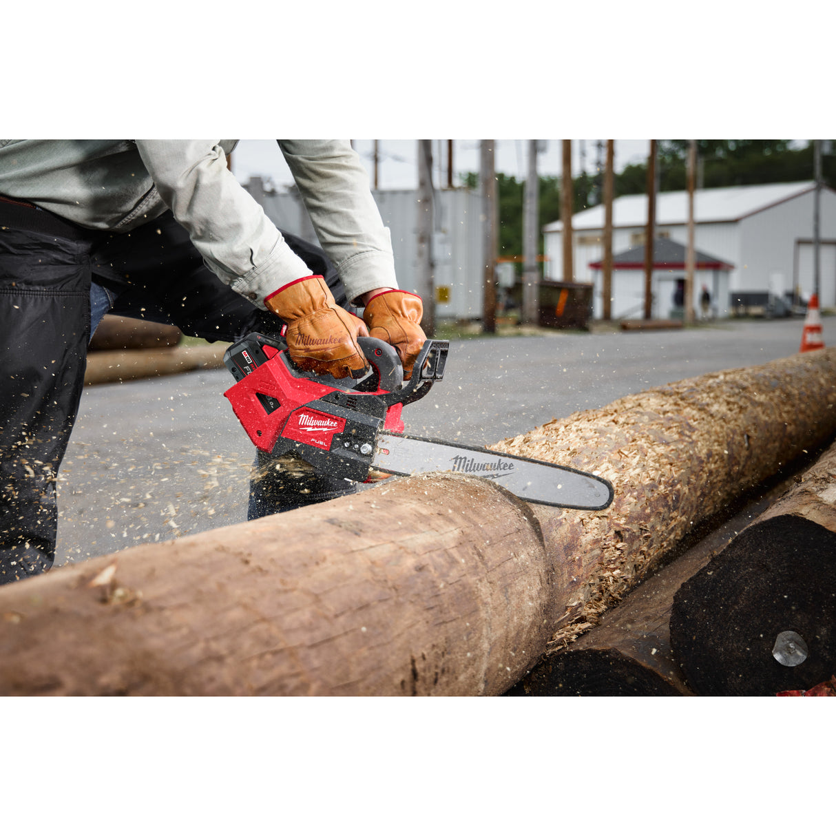Milwaukee M18FTHCHS35-802 FIERĂSTRĂU TOP HANDLE CU LANȚ 35 CM 4933499222
