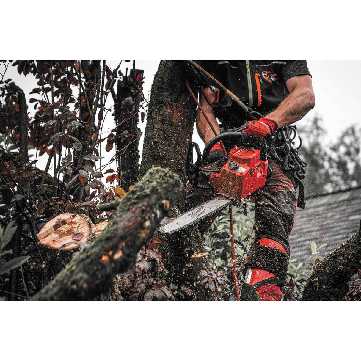 Milwaukee M18FTHCHS35-802 FIERĂSTRĂU TOP HANDLE CU LANȚ 35 CM 4933499222