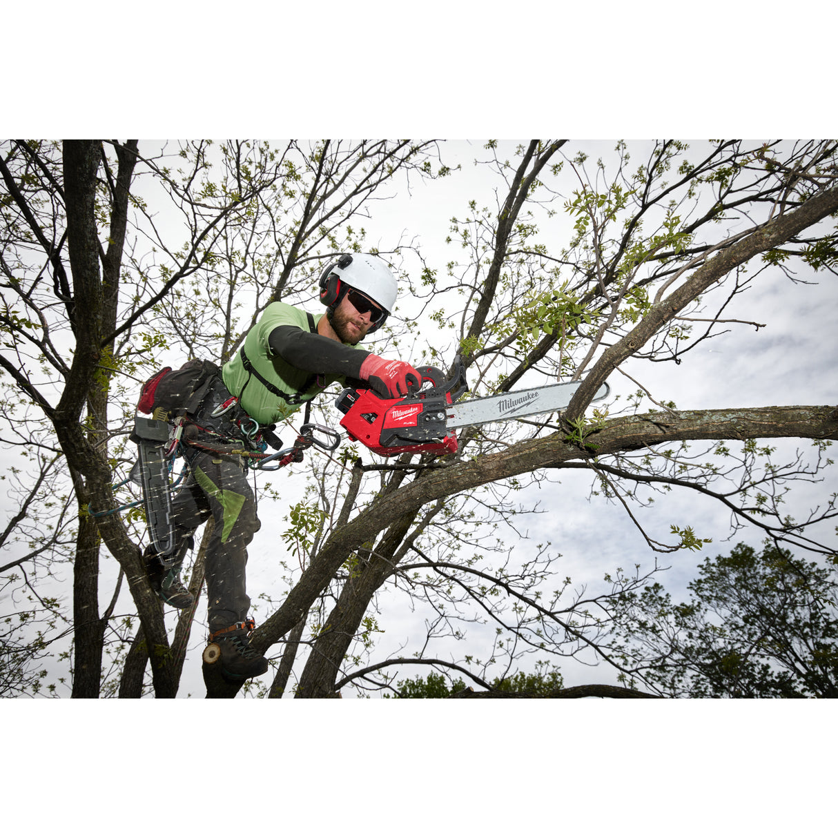 Milwaukee M18FTHCHS35-802 FIERĂSTRĂU TOP HANDLE CU LANȚ 35 CM 4933499222